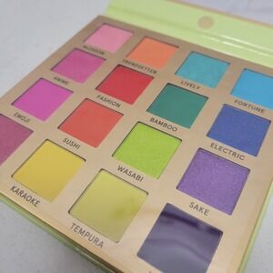 NEW Bh Cosmetics Trendy in Tokyo‎ 16 Color Eyeshadow Palette NO BOX